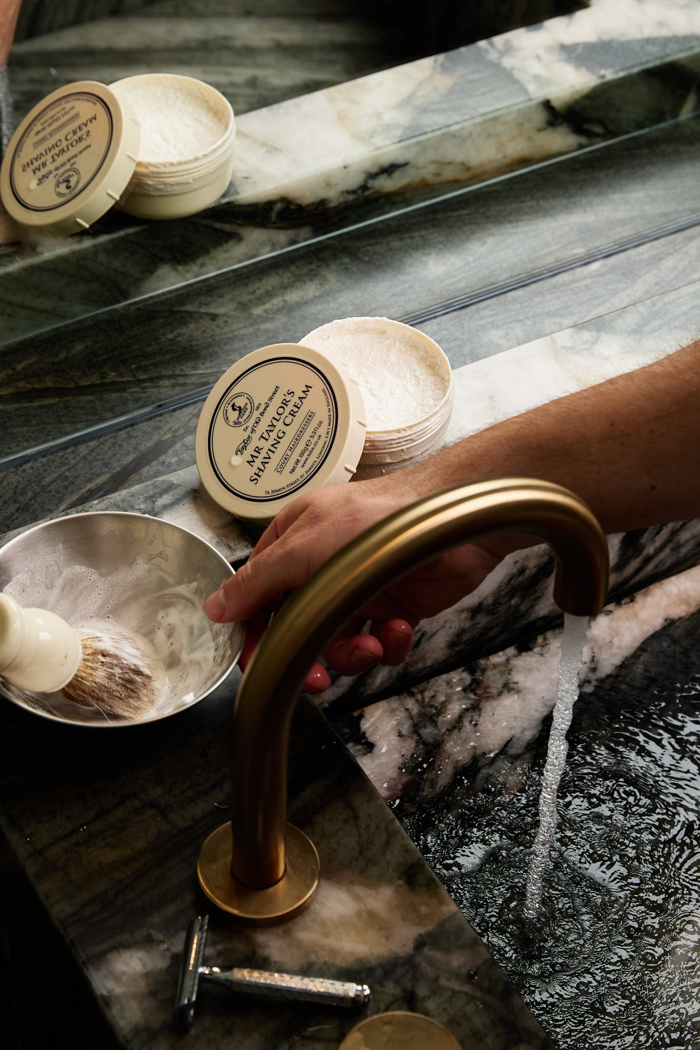 Why Every Man Should Switch to a Safety Razor – Societe Men