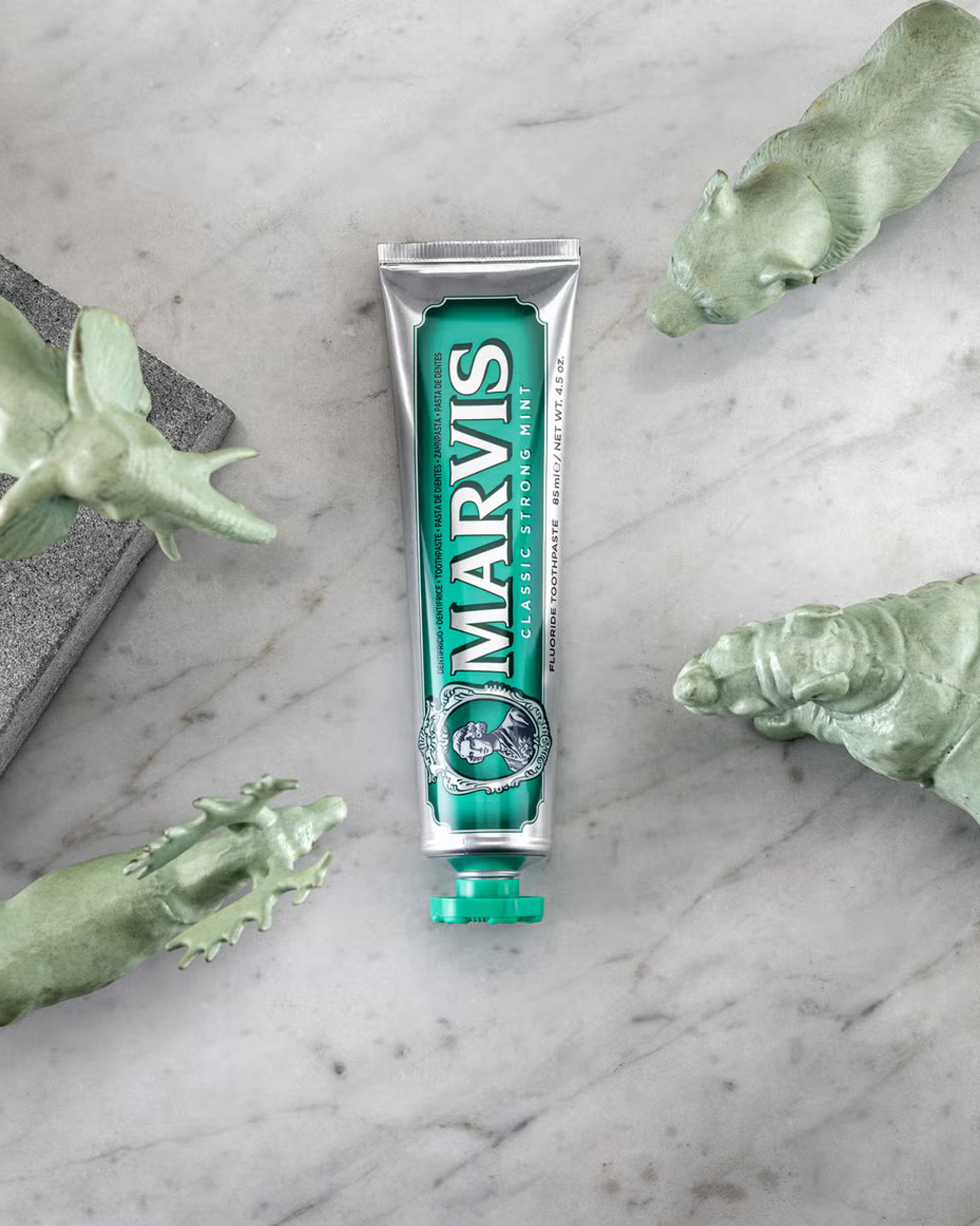Classic Strong Mint Toothpaste